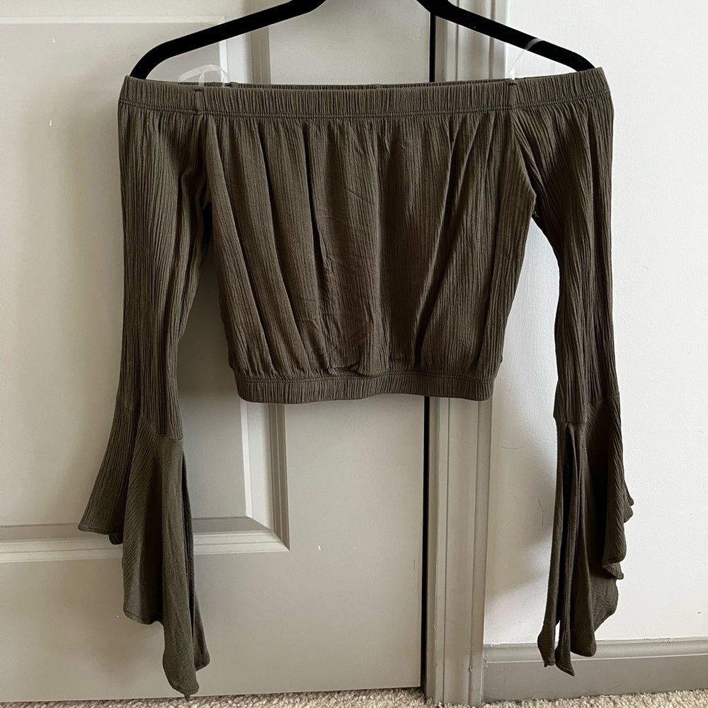 Olive green long sleeve crop top. Size S.